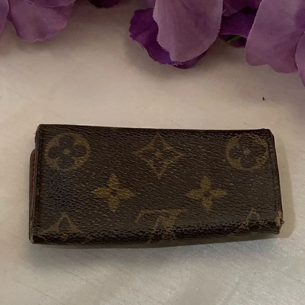 Authentic Louis Vuitton Monogram 4 Key Wallet - Picture 2 of 8